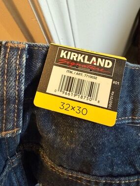 Kirkland Signature Men's Dark Blue Relaxed Jeans